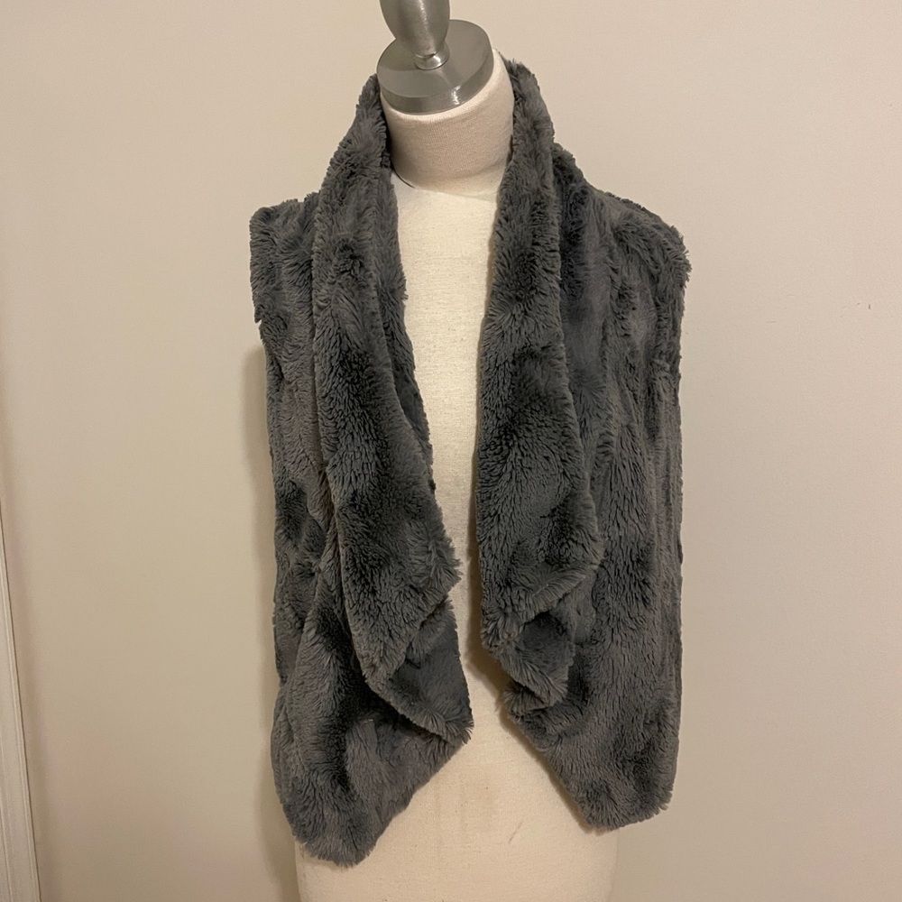 Fur vest